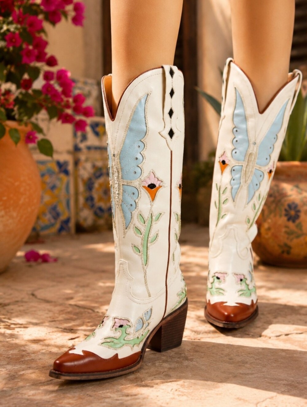 Women’s White Floral Embroidered Western Boots